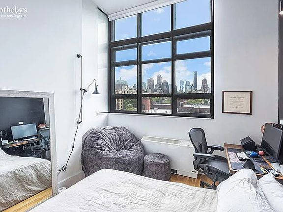5th image of 360 Furman St APT 617