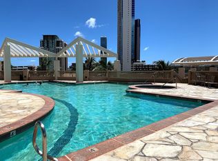 600 Queen St APT 2108, Honolulu, HI 96813