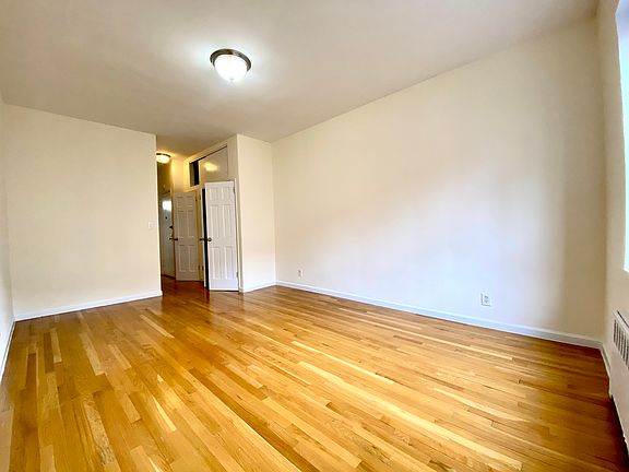4th image of 527 E 88th St APT 4B