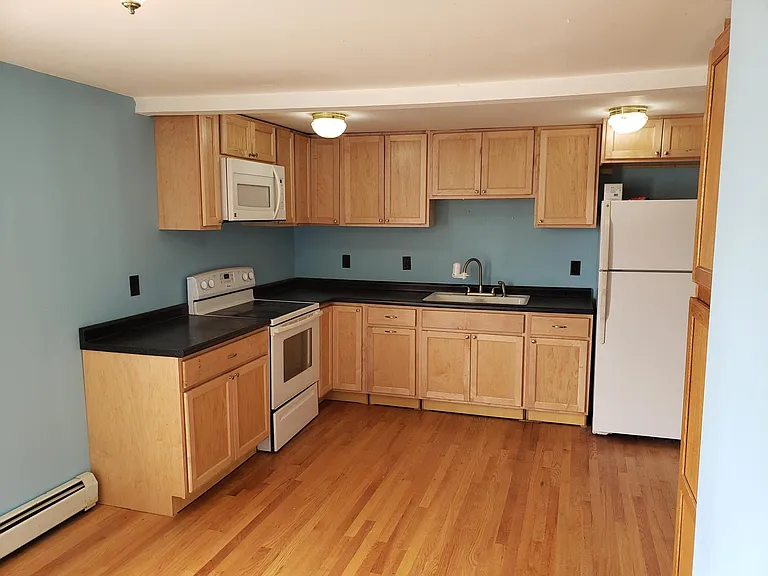 79 Lafountain St #A — Photo 7