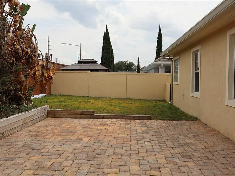10842 Woodchase Cir — Photo 9