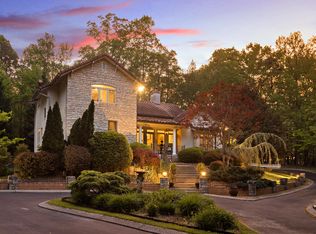 100 Hampton Rd, Signal Mountain, TN 37377