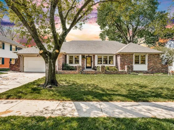 6917 E Stonegate Ln, Wichita, KS 67206