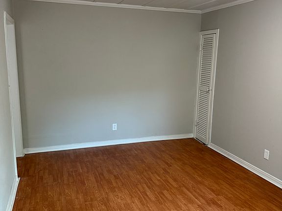 4th image of 4615 Vinson St #1