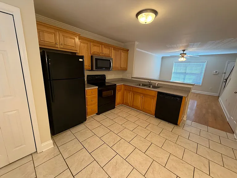 105 Whitehead Rd #A-10 — Photo 5