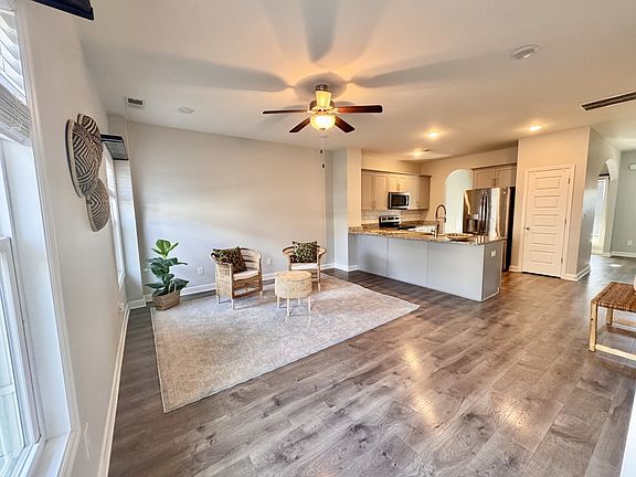 3rd image of 2505 Hidden Creek Ct