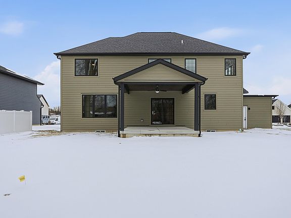 4th image of 8201 Castle Dr