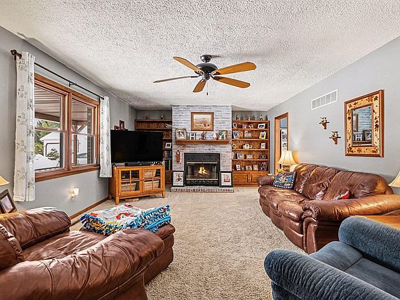 5th image of 59690 Thornberry Ct