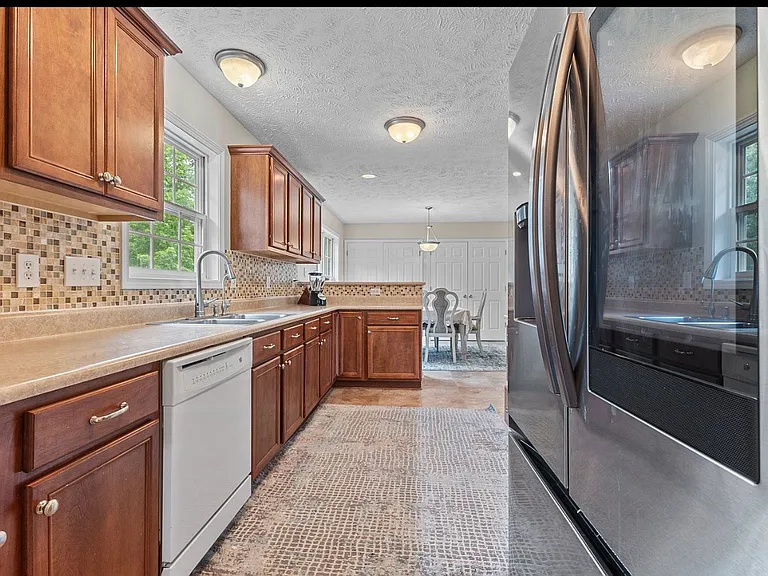 1408 Burford Ct — Photo 9