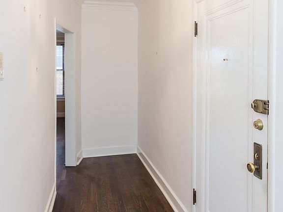 3rd image of 1225 W Lunt Ave APT 2A