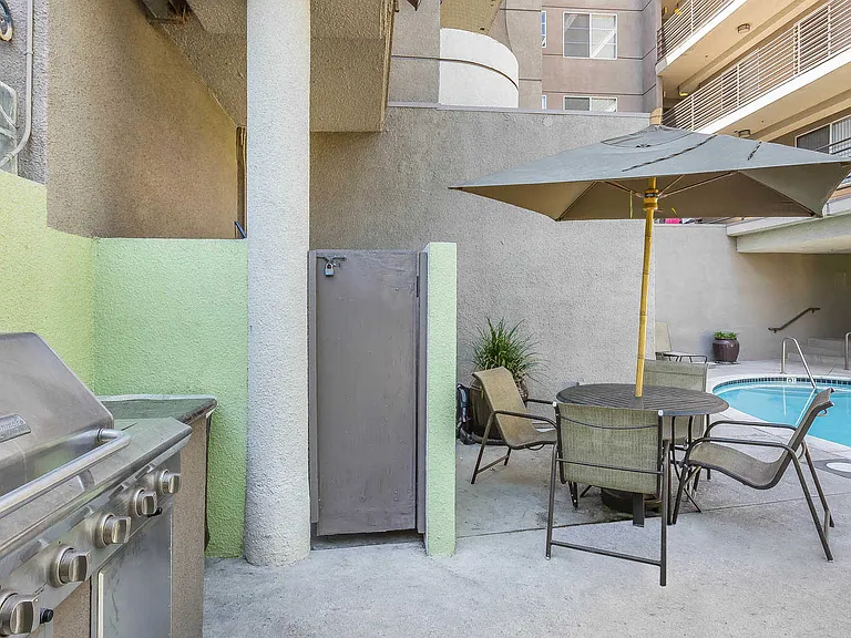 Poolside Grilling Area