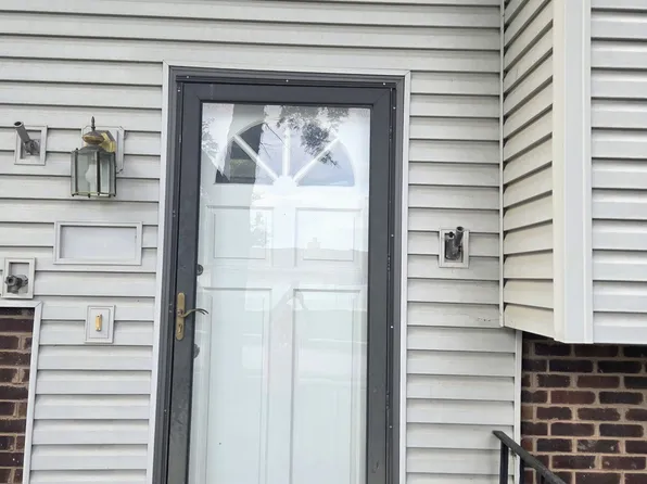 16024 Arbor St, Omaha, NE 68130