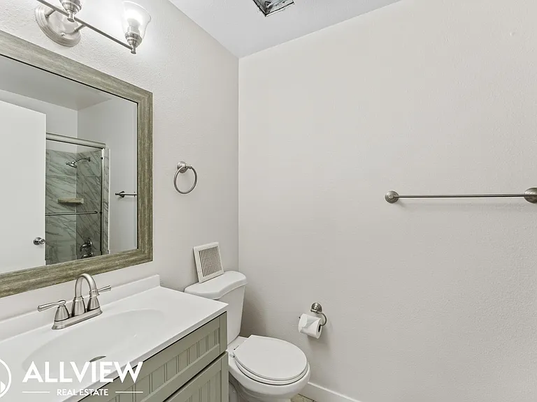 2418 Huntington Street — Photo 16
