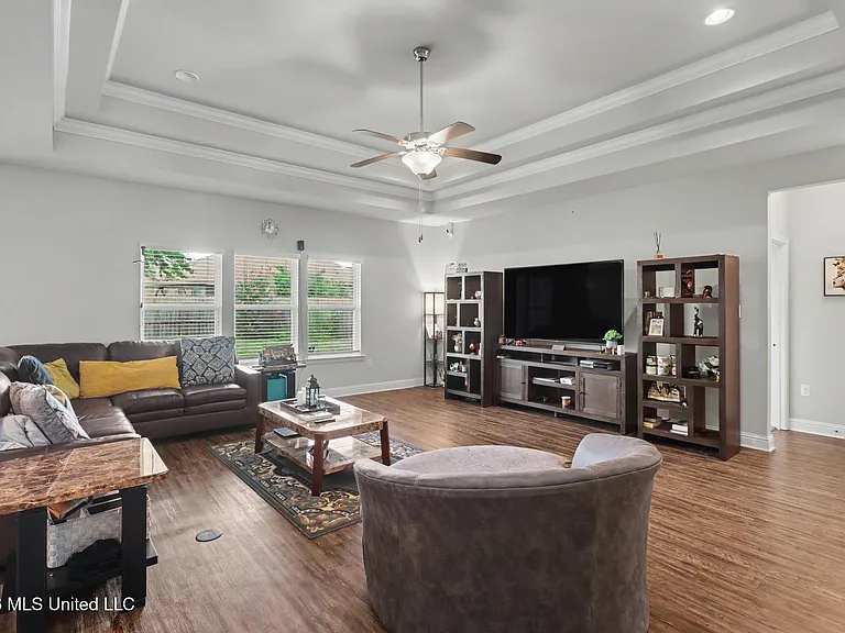 10784 Chapelwood Dr — Photo 5