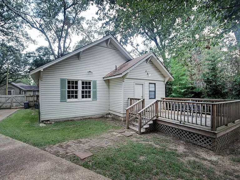 420 Hartfield St — Photo 23