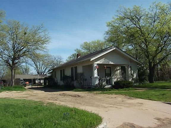 2nd image of 2827 Thannisch Ave