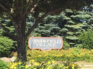 605 Summerfield Dr, Westland, MI 48185