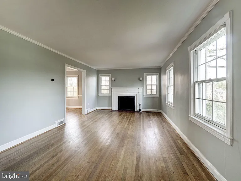 5208 Glenwood Rd — Photo 9