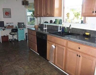 2nd image of 5629 Laver St