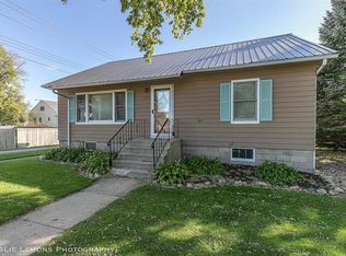 106 S Hiawatha St, Shabbona, IL 60550