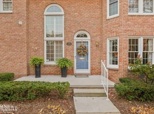 125 Windwood Pointe, Saint Clair Shores, MI 48080