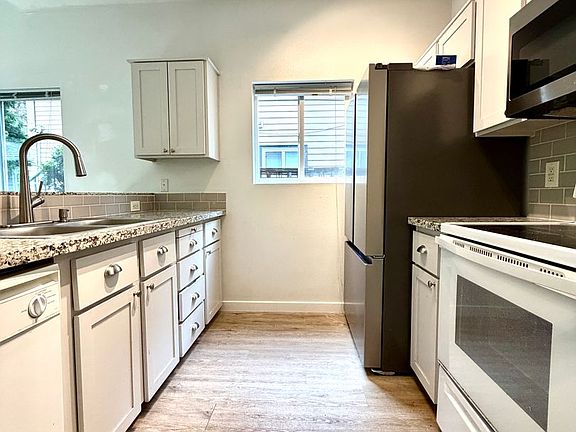 3rd image of 6125 S Hood Ave APT C