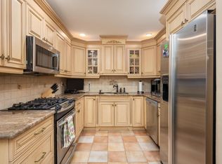 895 Altessa Blvd #895, Melville, NY 11747