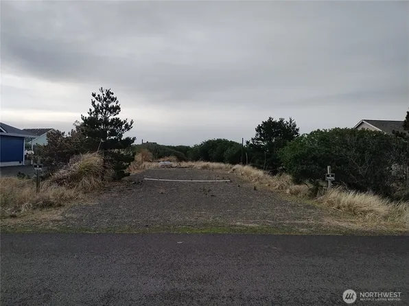 417 N Bel Air Loop SW, Ocean Shores, WA 98569