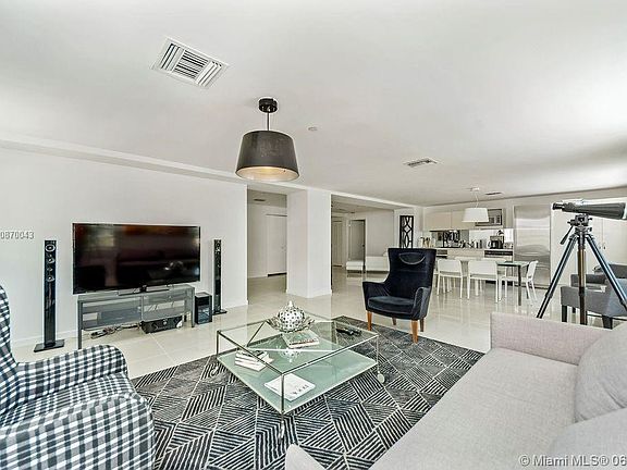2nd image of 1250 Ocean Dr #3A