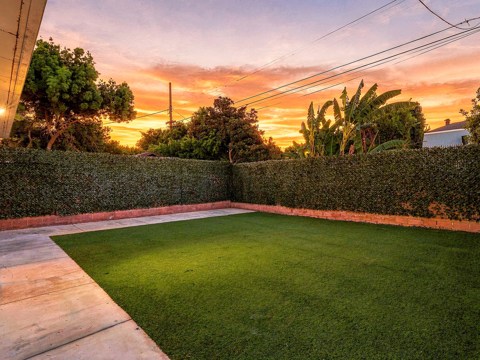 3 bed, 2.5 bath, 1668 sqft, $5,200 — Photo 3
