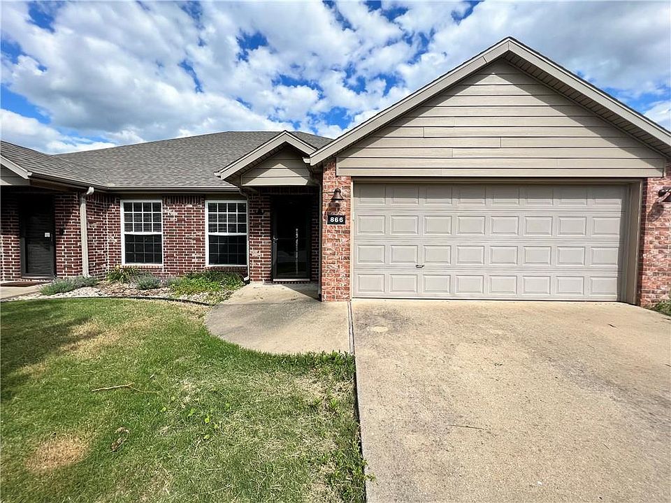 1st image of 866 Oakwood Ct