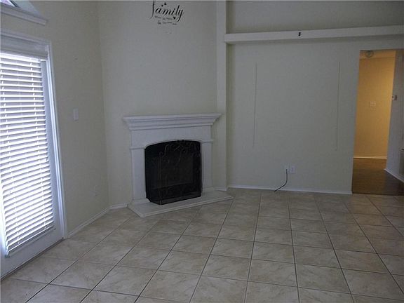 3rd image of 6516 Mundo Dr