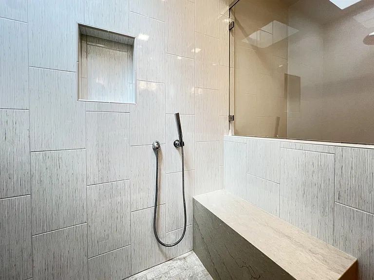 2286 Hastings Dr — Photo 21