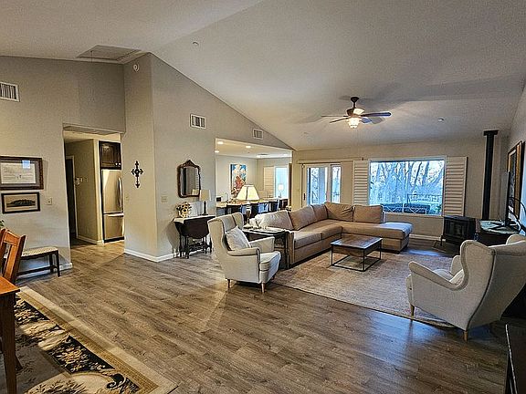 5th image of 22412 Valley Vista Dr