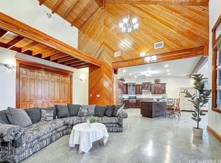 84-1060 Maunaolu St, Waianae, HI 96792