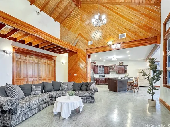 84-1060 Maunaolu St, Waianae, HI 96792