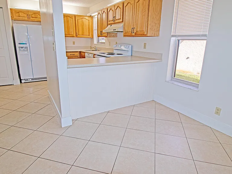 8883 SE Hobe Ridge Ave — Photo 10