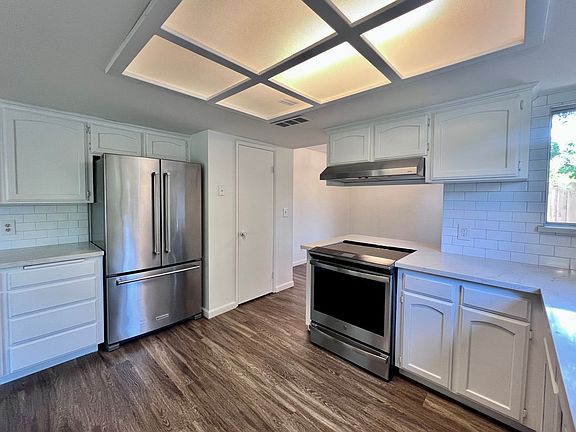 2nd image of 1567 E Eclipse Ave