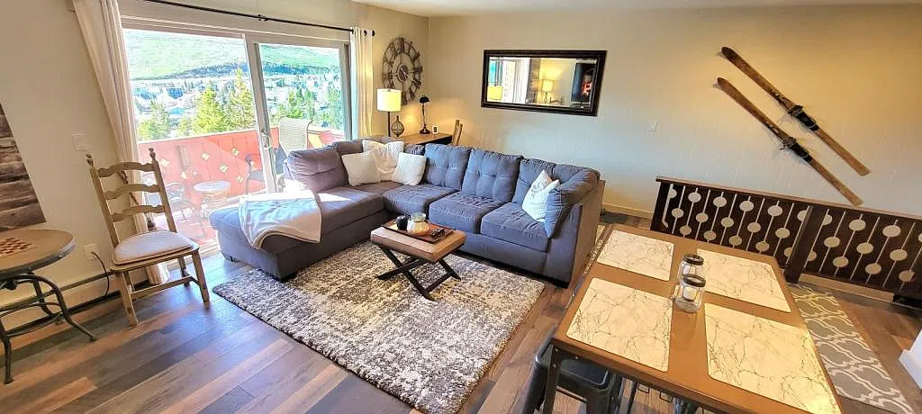 110 Evergreen Rd — Photo 3