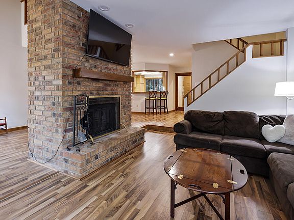 3rd image of 4317 Sunscape Ln