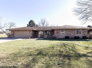 4212 Park Hill Cir, Urbandale, IA 50322