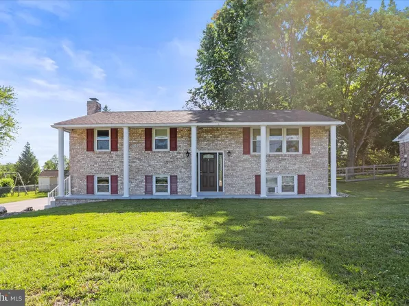 930 Westminster Ave, Hanover, PA 17331