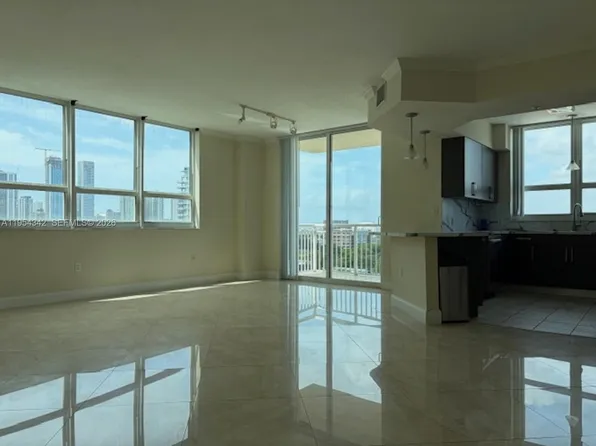 2000 N Bayshore Dr APT 1402, Miami, FL 33137