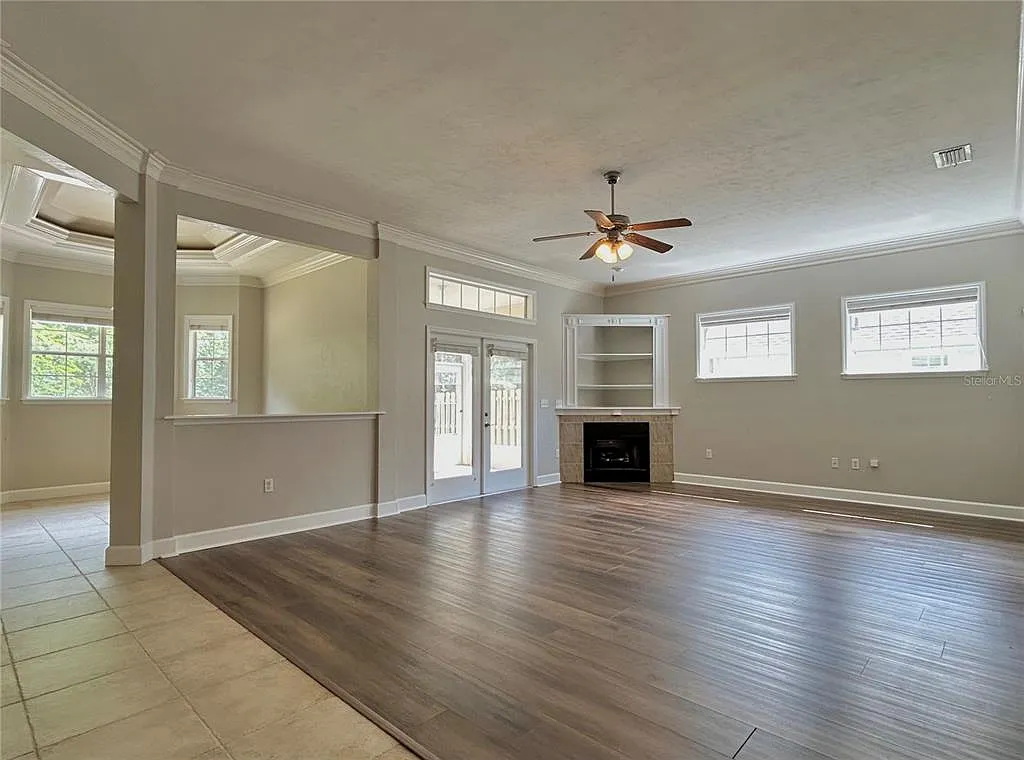 3 bed, 2.0 bath, 2006 sqft, $2,700 — Photo 3