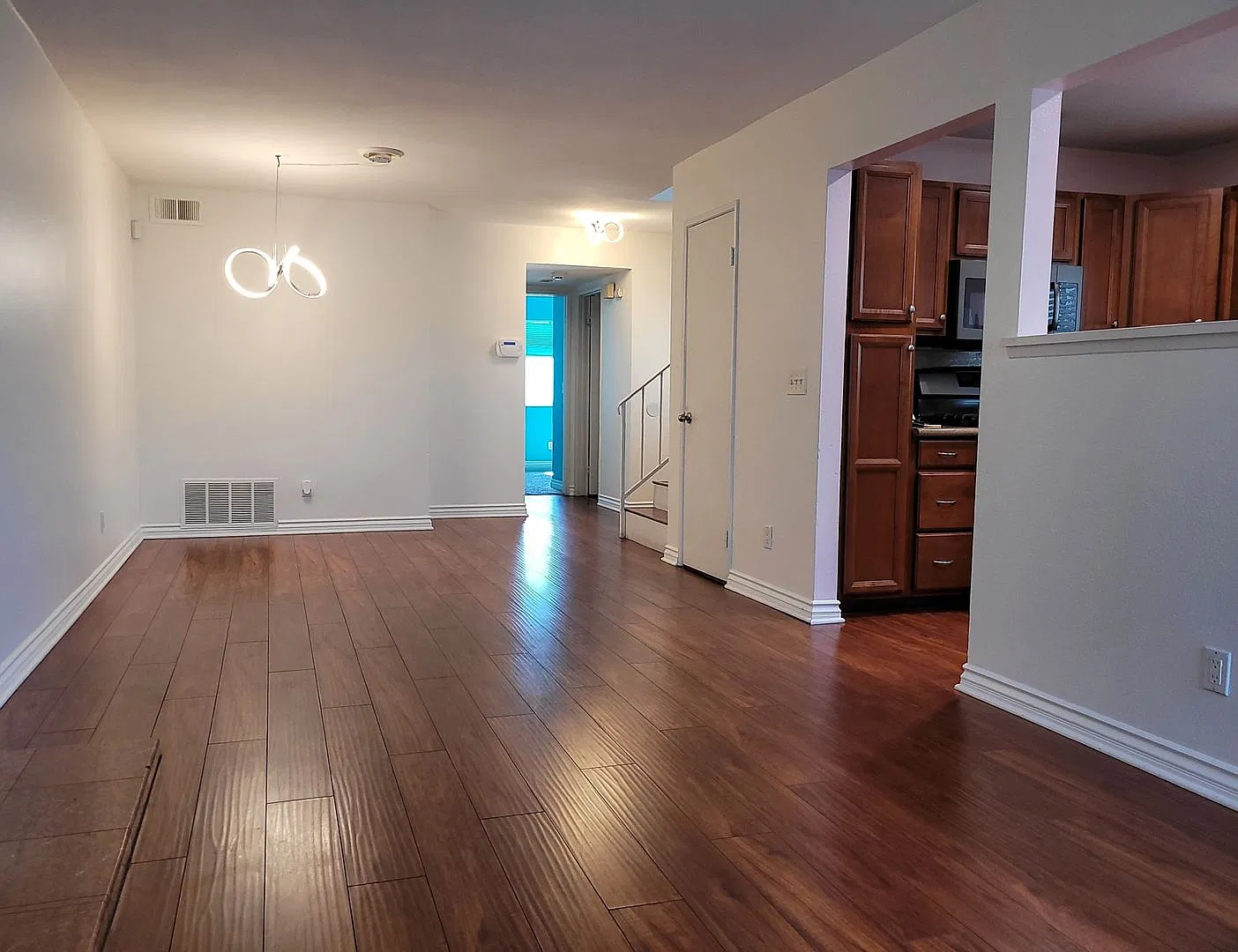 Great Encanto Location - three bedroom, three bath — Photo 4