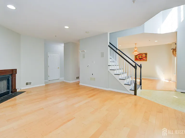 34 Forest Dr — Photo 11