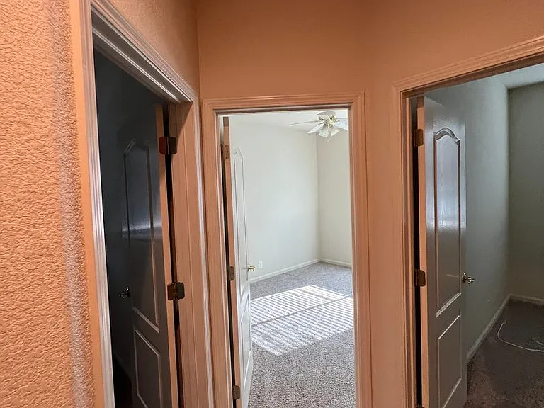 1017 Halidon Way — Photo 16