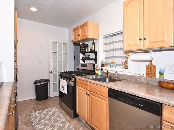 4th image of 1141 S Allegheny Ave