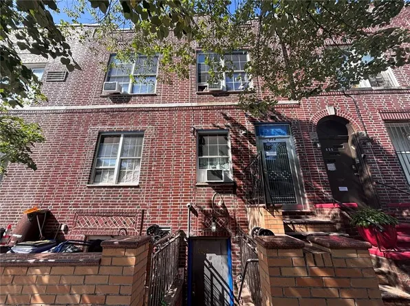 854 44th Street image 1 of 13