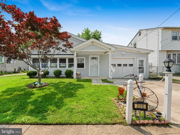 220 E Lafayette Ave, Magnolia, NJ 08049